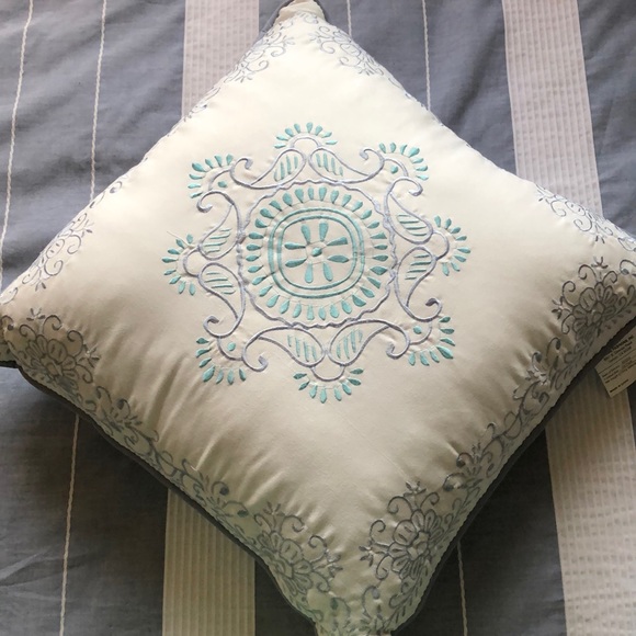 Other - Decorative pillow